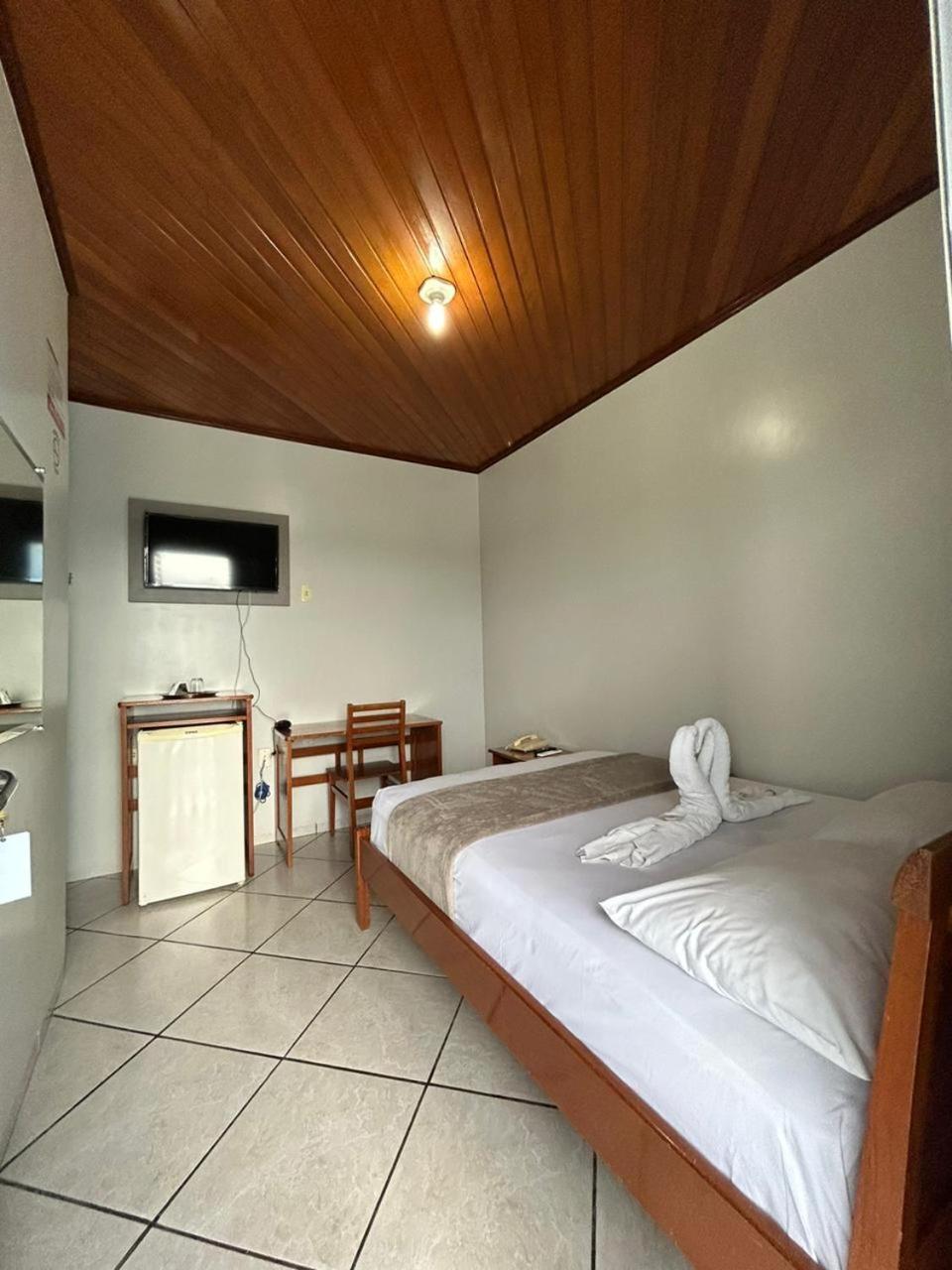 Swamy Hotel Cruzeiro do Sul  Habitación foto